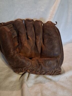 McGregor Brown Leather G1309 Baseball Glove Cincinnati Reds Gus Ball